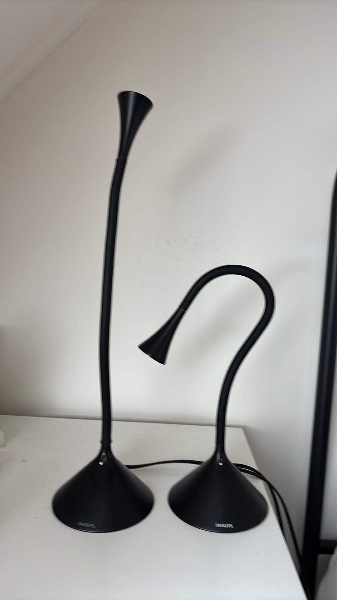 2 x Philips Bureaulamp Zwart - Flexibele LED Verlichting, Bureaulamp, LED verlichting, Overige fittingen, Ophalen of Verzenden