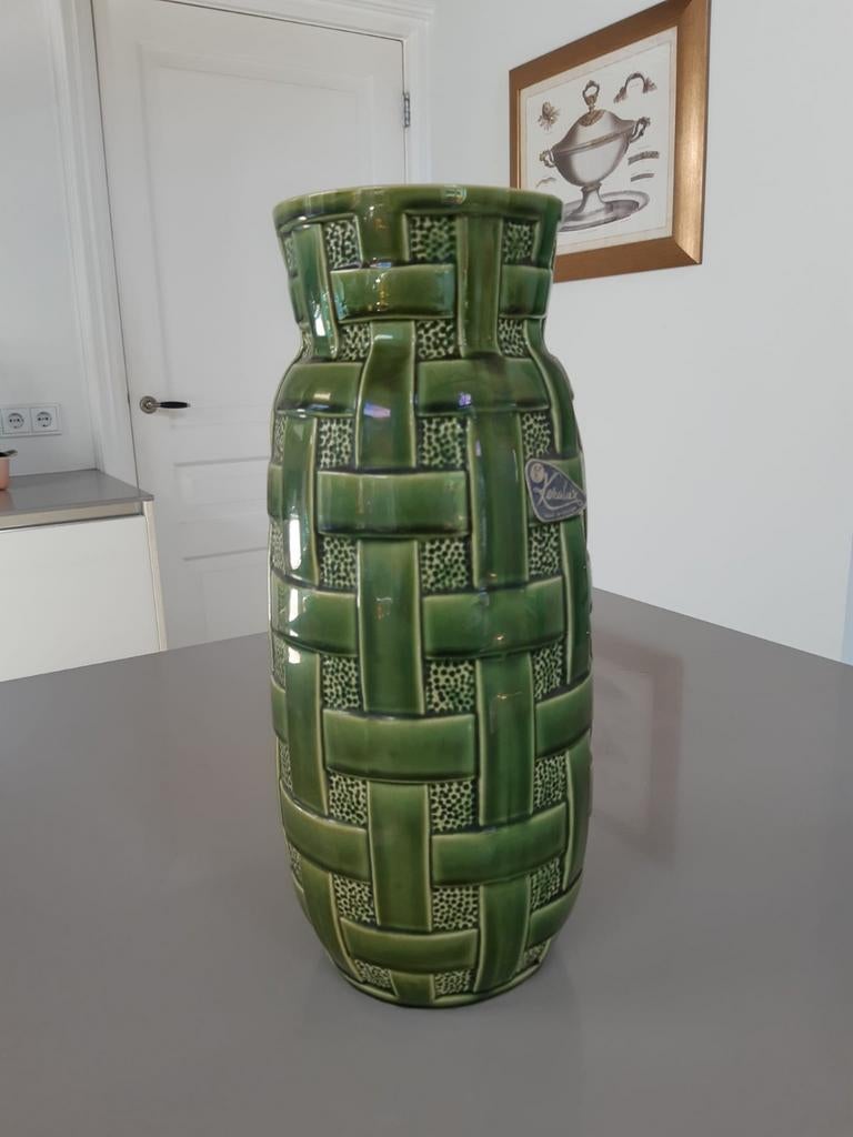 Vaas Boch Freres Keralux Groen, Overige kleuren, Aardewerk of Porselein, Ophalen of Verzenden, Zo goed als nieuw