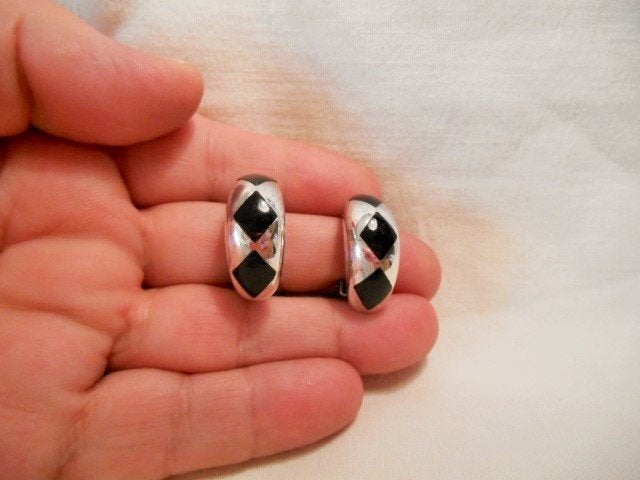 Fraaie HARLEKIJN onyx en echt zilveren oorbellen (clips), Sieraden, Tassen en Uiterlijk, Gebruikt, Verzenden, Met edelsteen, Zilver