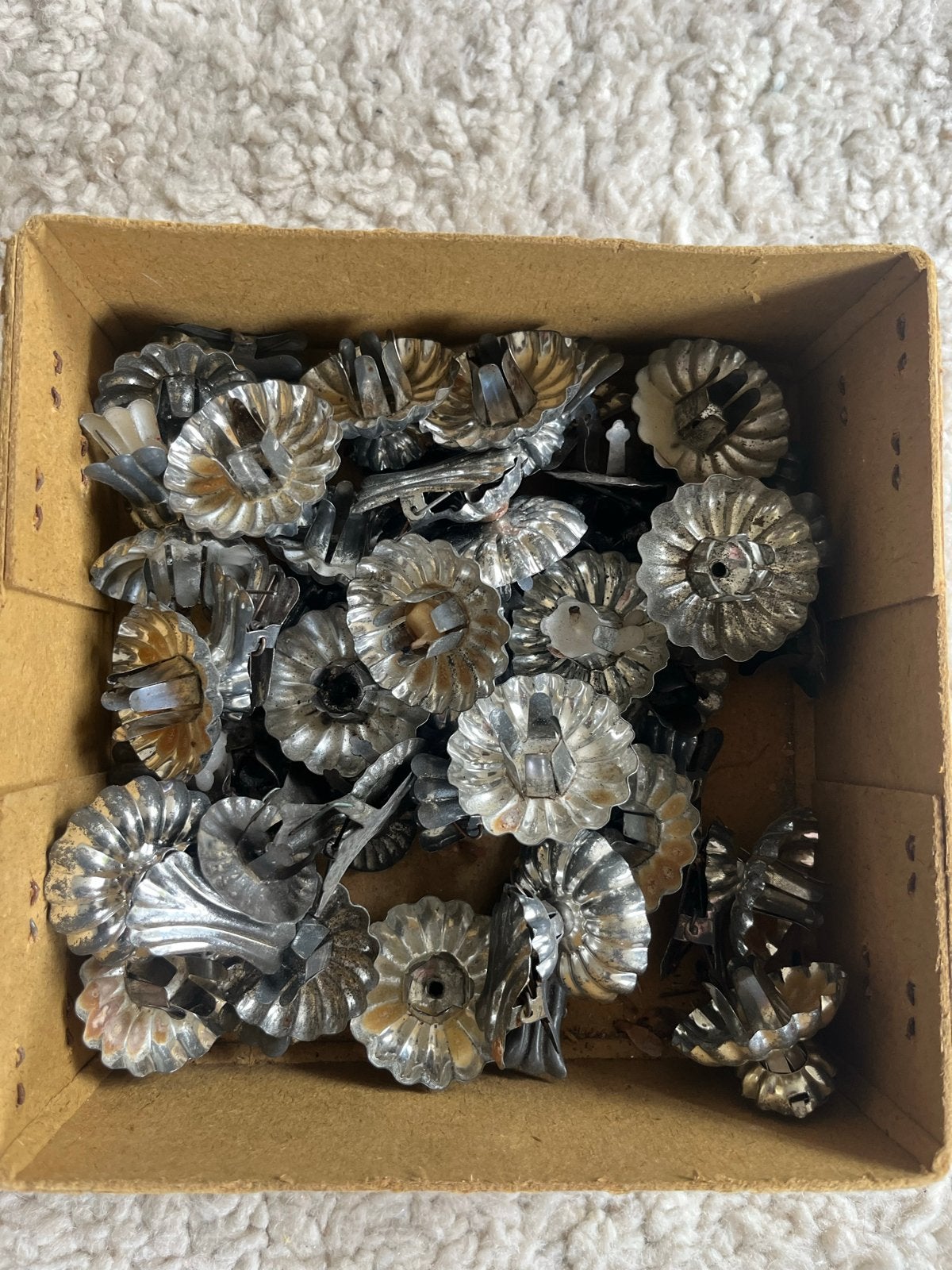 Vintage kerstboomkaarsenhouders klem + kaarsjes - 20 stuks, Gebruikt, Ophalen of Verzenden, Metaal, Kandelaar