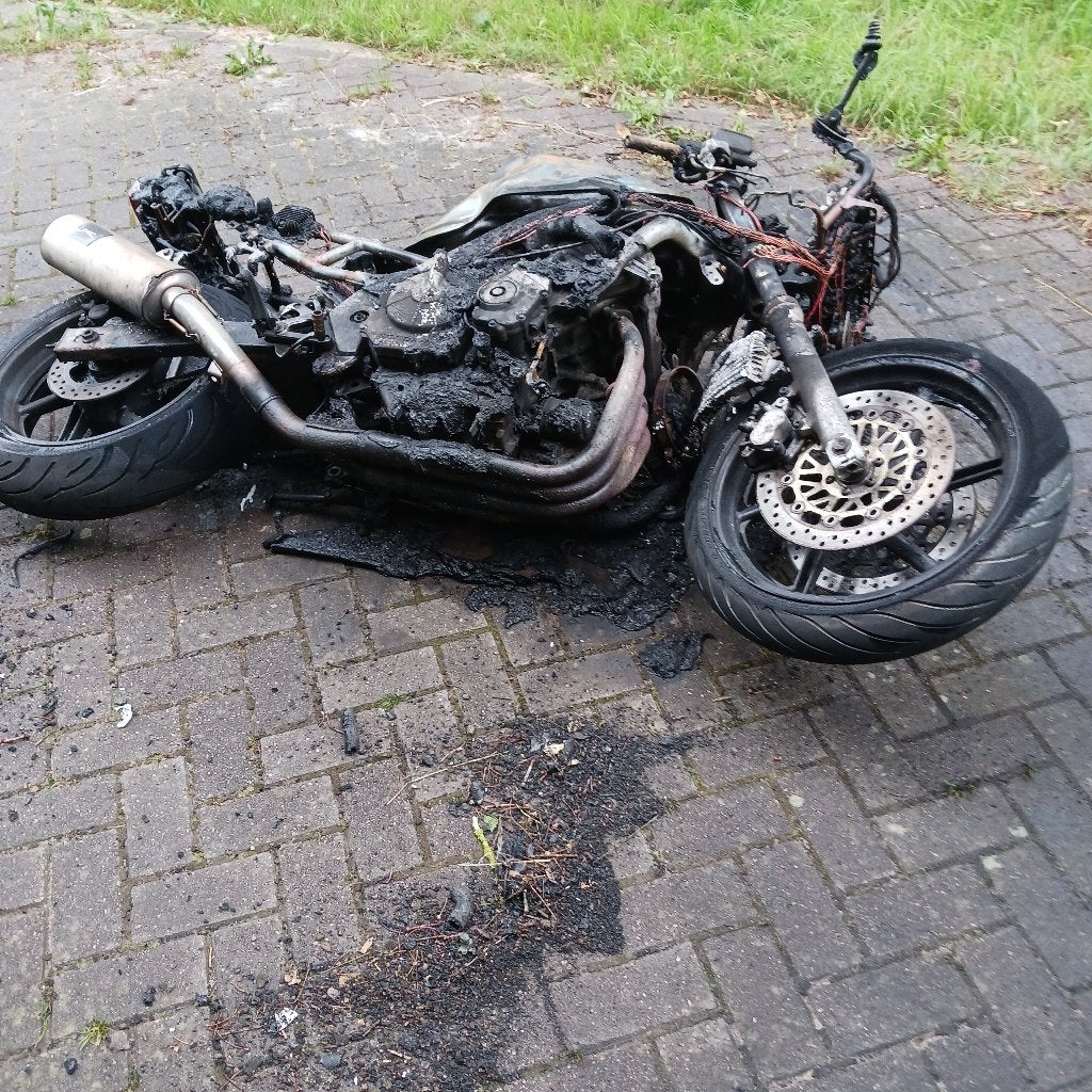oud ijzer (uitgebrande motor Honda CBR), Doe-het-zelf en Verbouw, Metalen, Ophalen, Gebruikt, Overige metalen