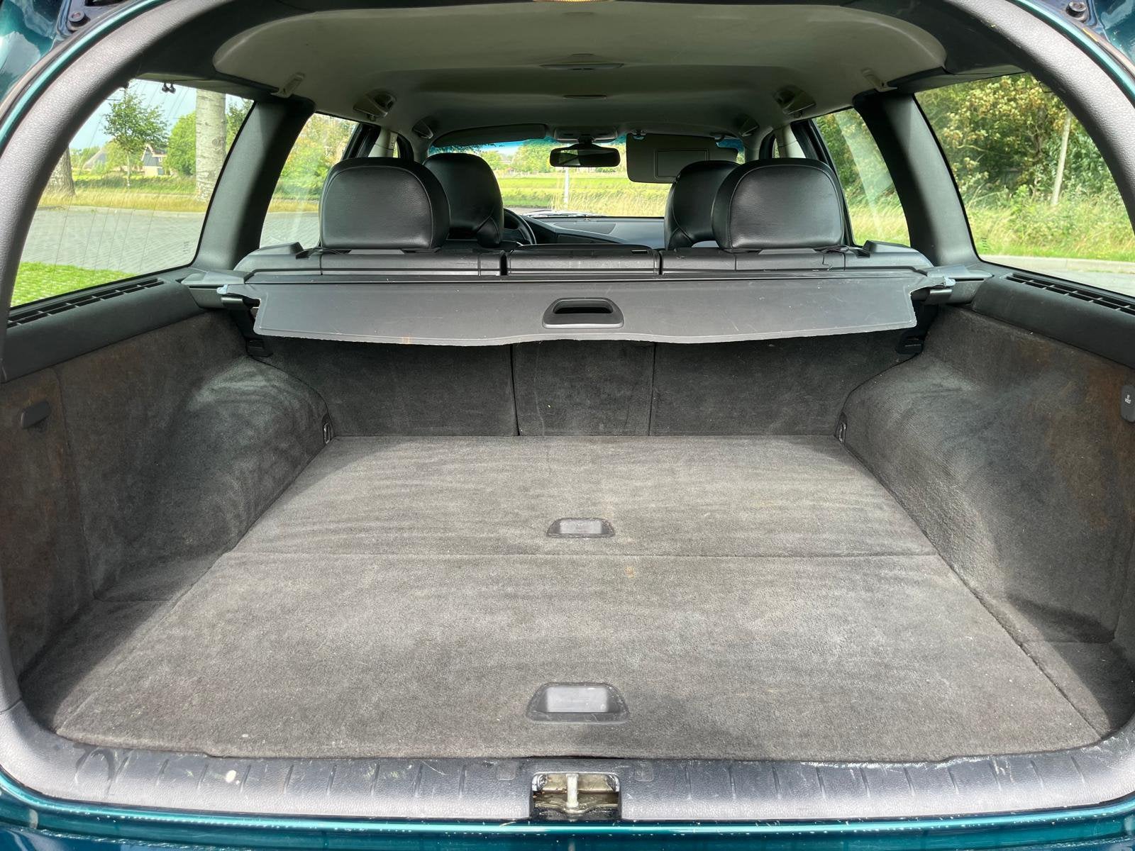 Foto 10 van Volvo V70 2.4 140PK youngtimer 182dkm