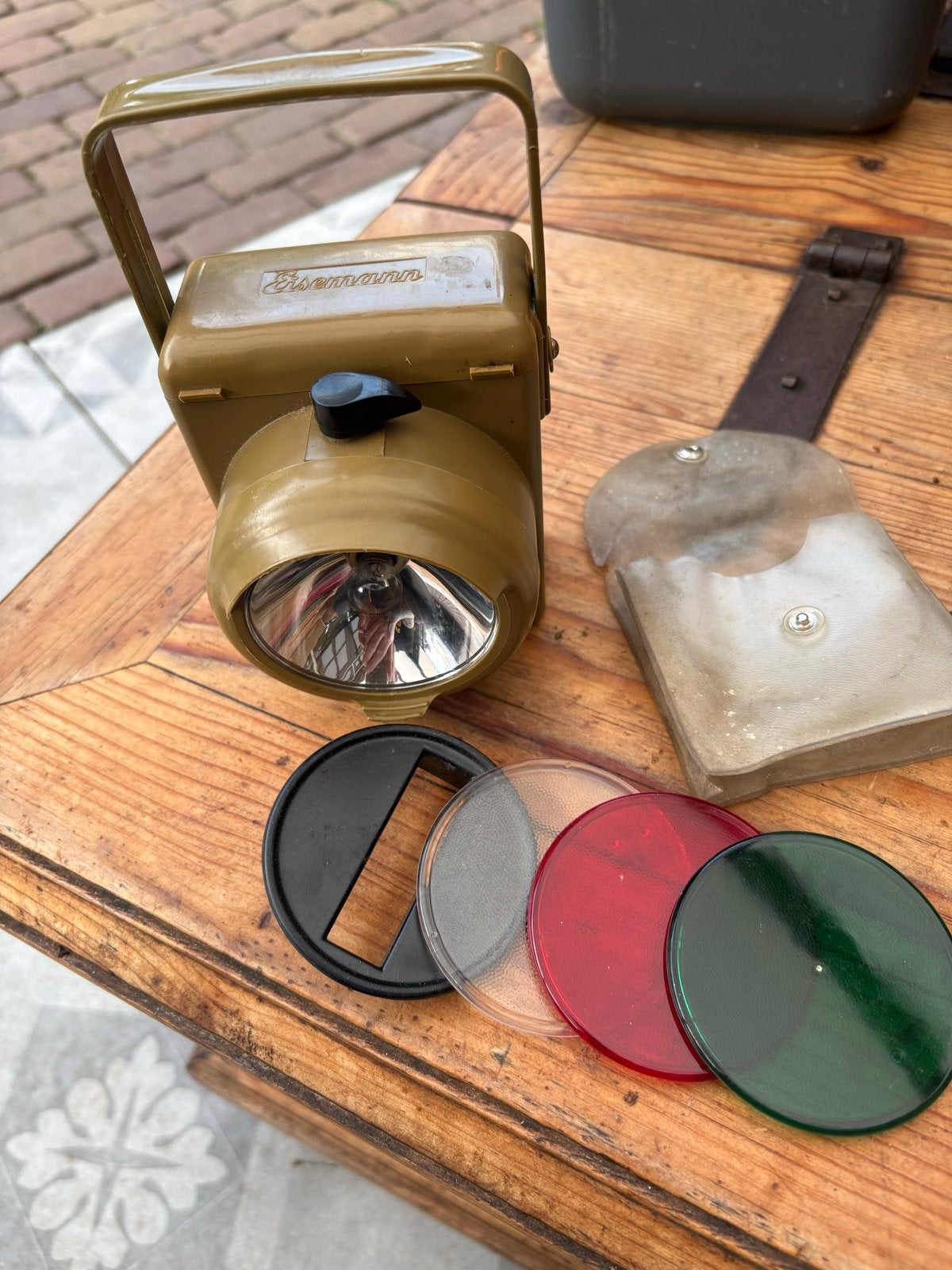 Vintage Eisemann Bund/ZB zaklamp met filters, Ophalen of Verzenden, Landmacht