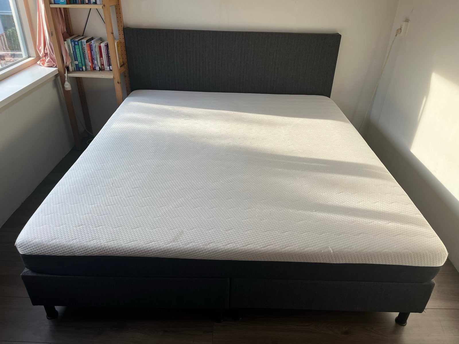 Merkloos bed met matras 180x200, Ophalen, Gebruikt, Tweepersoons, 180 cm