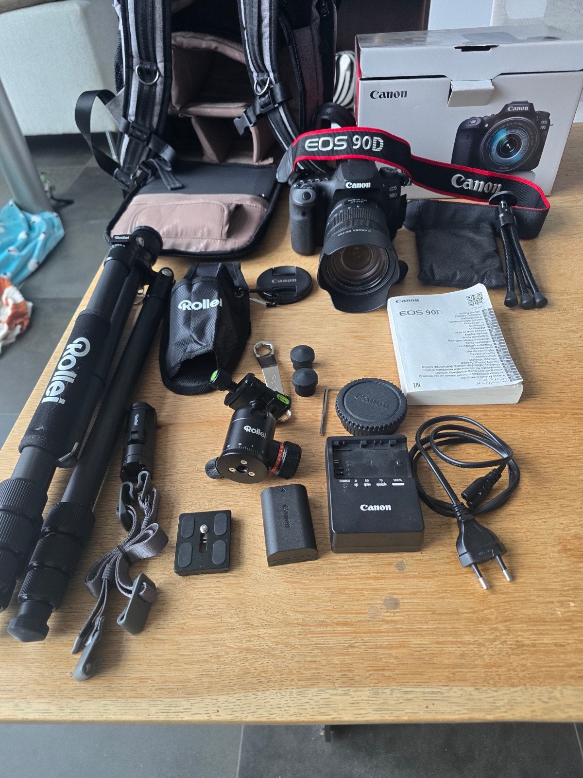 Canon EOS 90D met 18-135mm f/3.5-5.6 IS USM Lens, Audio, Tv en Foto, Canon, Ophalen of Verzenden, Zo goed als nieuw, Standaardlens