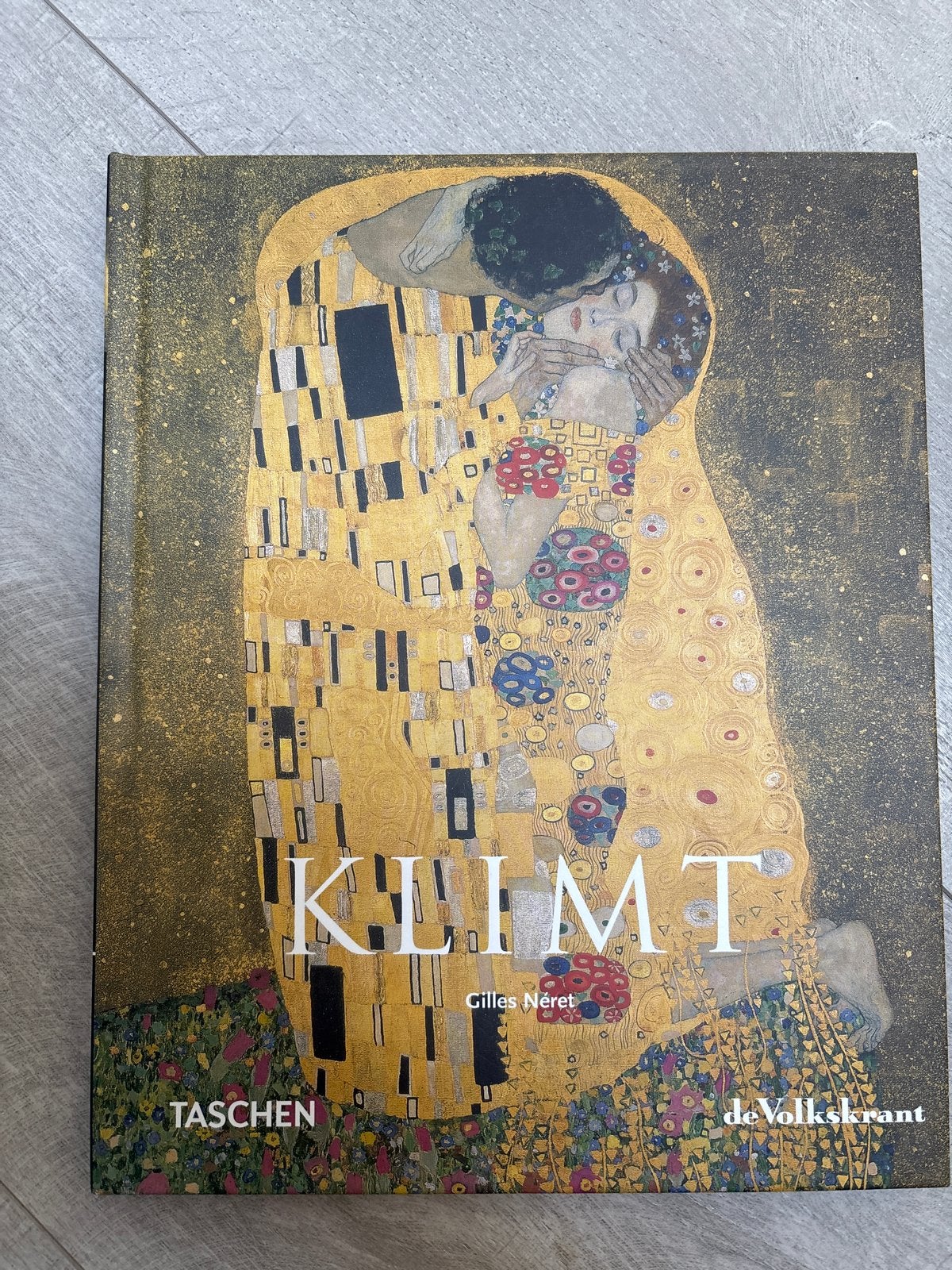 Klimt - Gilles Néret (Taschen/de Volkskrant), Ophalen of Verzenden, Zo goed als nieuw, Schilder- en Tekenkunst