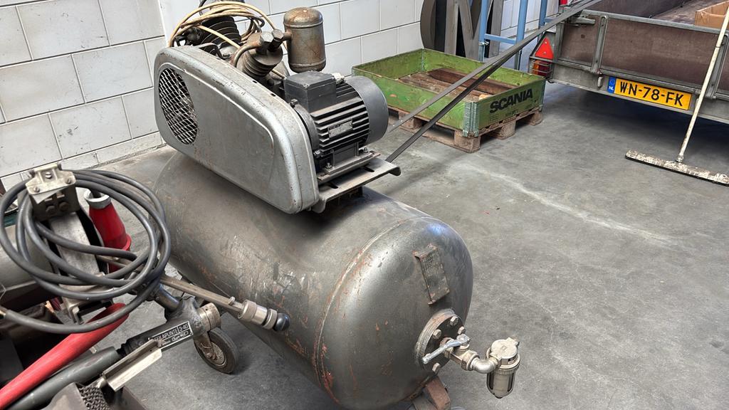Atlas Copco Compressor KT2 A3 - 400V - Robuust & Betrouwbaar, Doe-het-zelf en Verbouw, Compressors, Ophalen, Gebruikt, 400 tot 800 liter/min