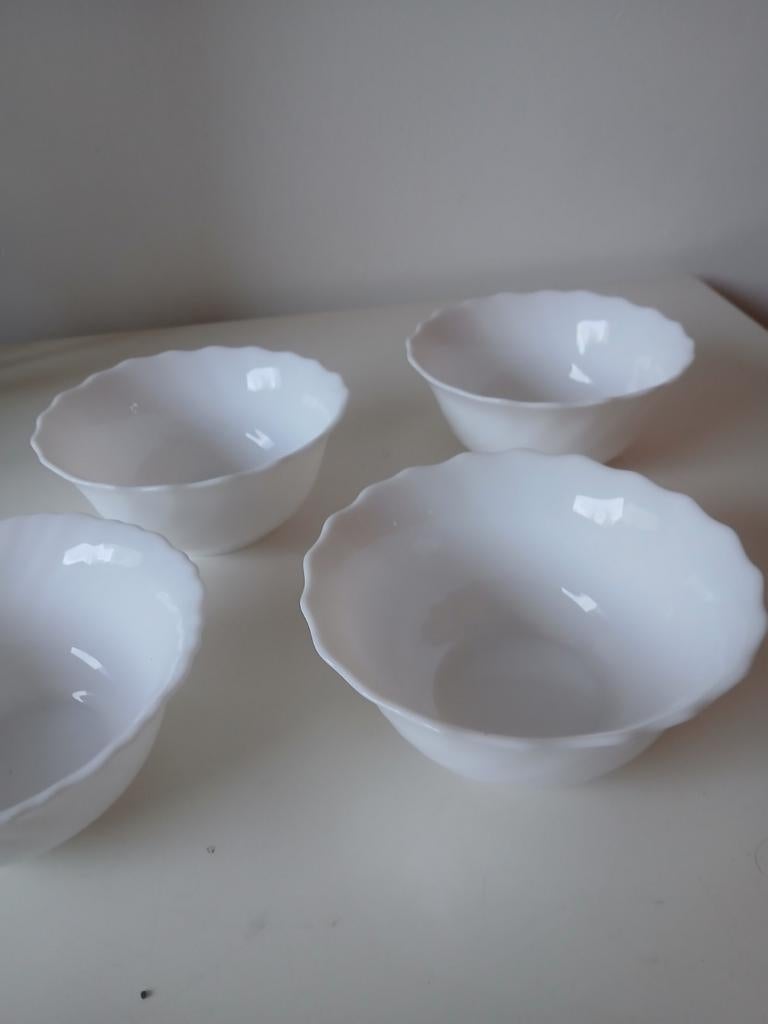 Arcoroc  schaalrjes vintage 4 stuks, Ophalen of Verzenden, Zo goed als nieuw, Overige stijlen, Kom(men)