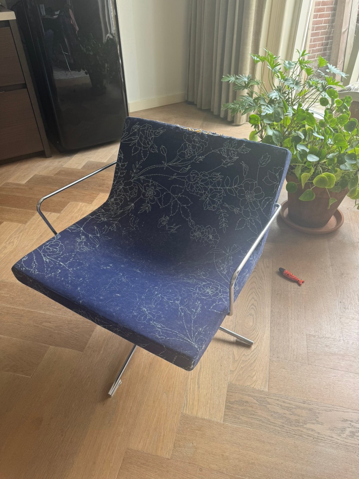 OFFECCT fauteuil, Ophalen, 75 tot 100 cm, Zo goed als nieuw, Stof