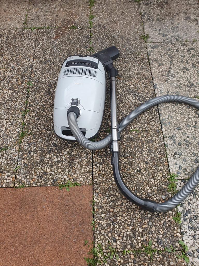 Miele stofzuiger - Krachtig en Betrouwbaar, Gebruikt, 1600 tot 2000 watt, Miele, Ophalen