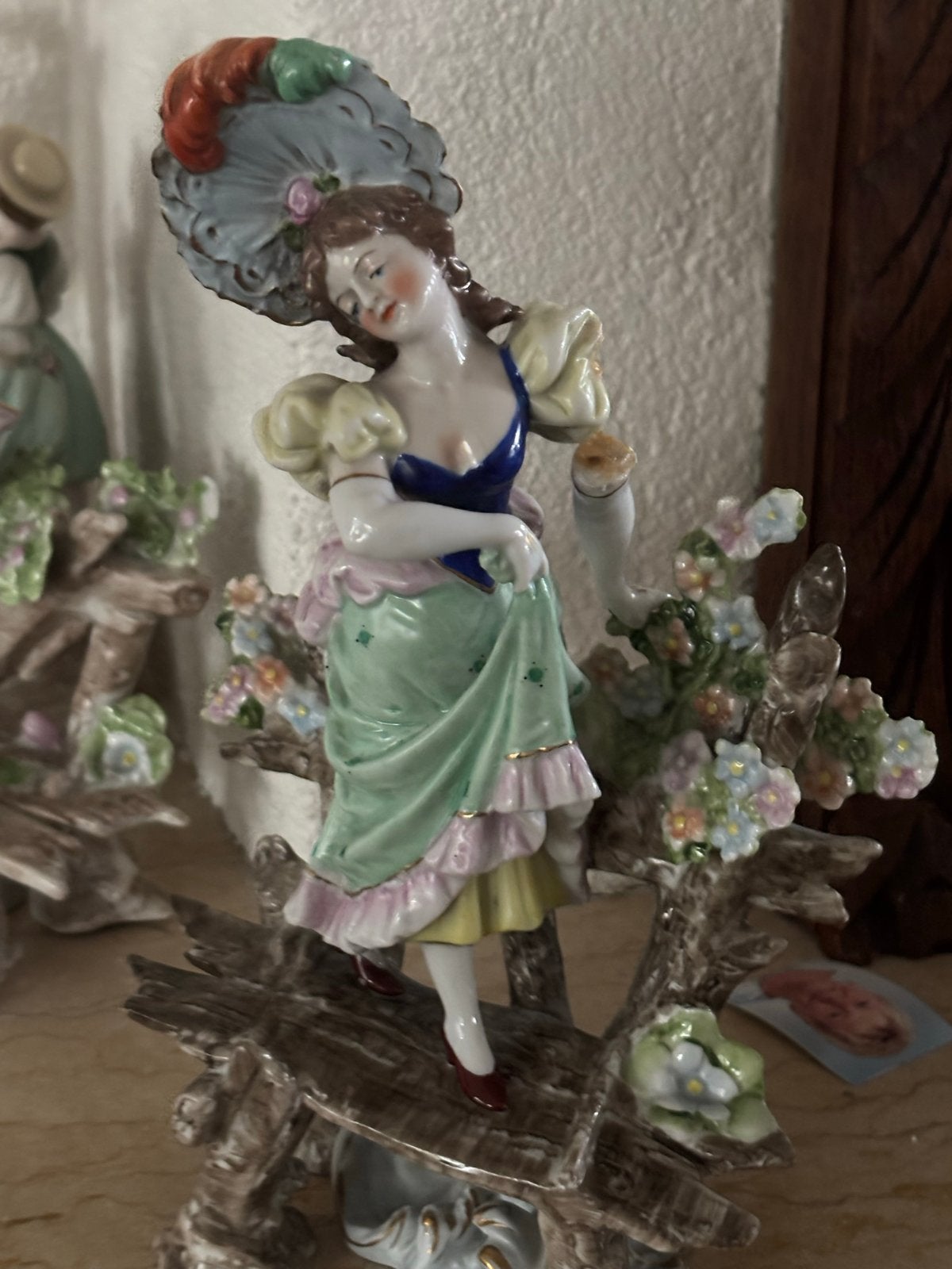 Vintage Porseleinen Beeldje Dame met Parasol - Made in GDR, Ophalen of Verzenden
