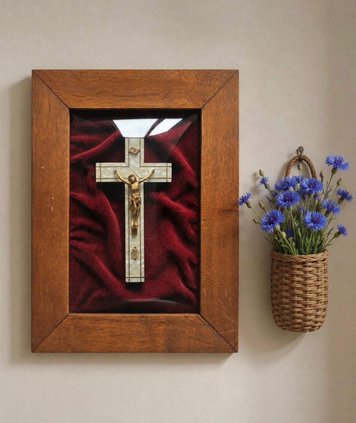 Antiek Belgisch religieus wandkruis – 1920-1940 – bol glas, Antiek en Kunst, Verzenden
