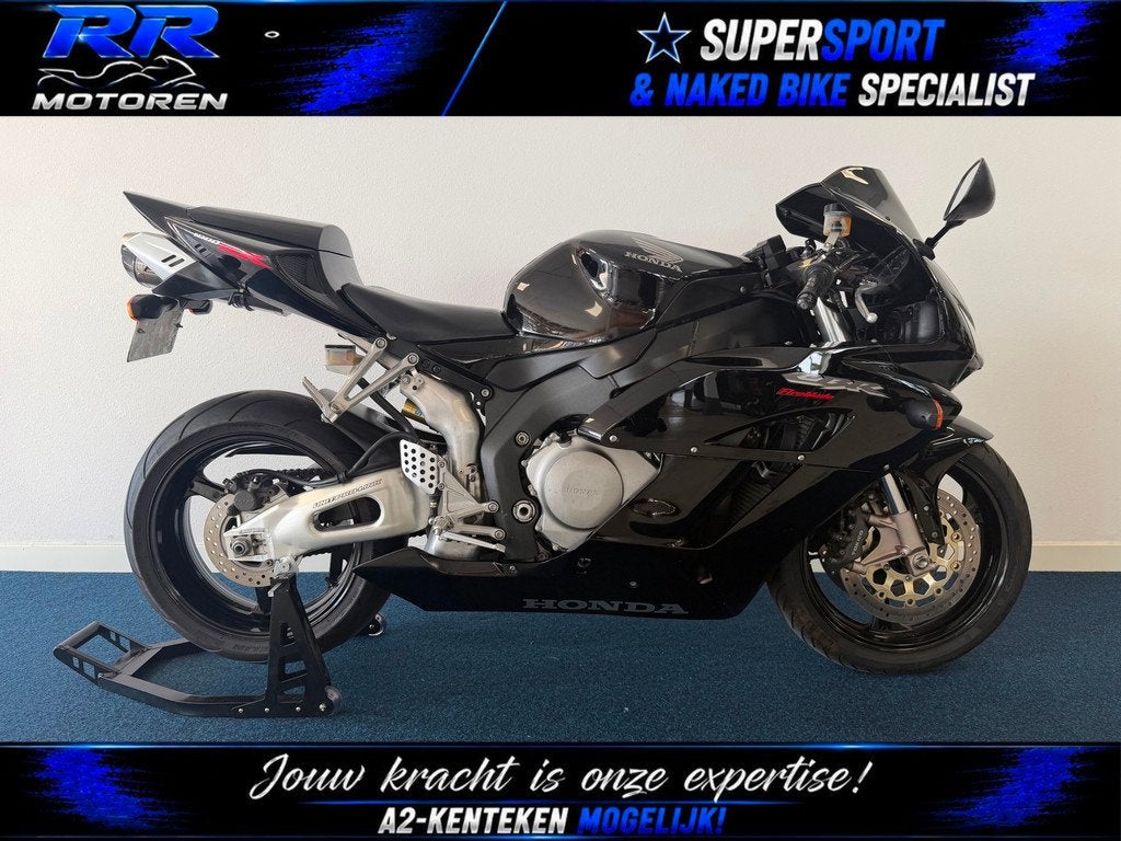 Honda Sport CBR 1000RR SC57 Fireblade FULL - BLACK - EDITION, Motoren, Bedrijf, Super Sport, Sportuitlaat, Meer dan 35 kW