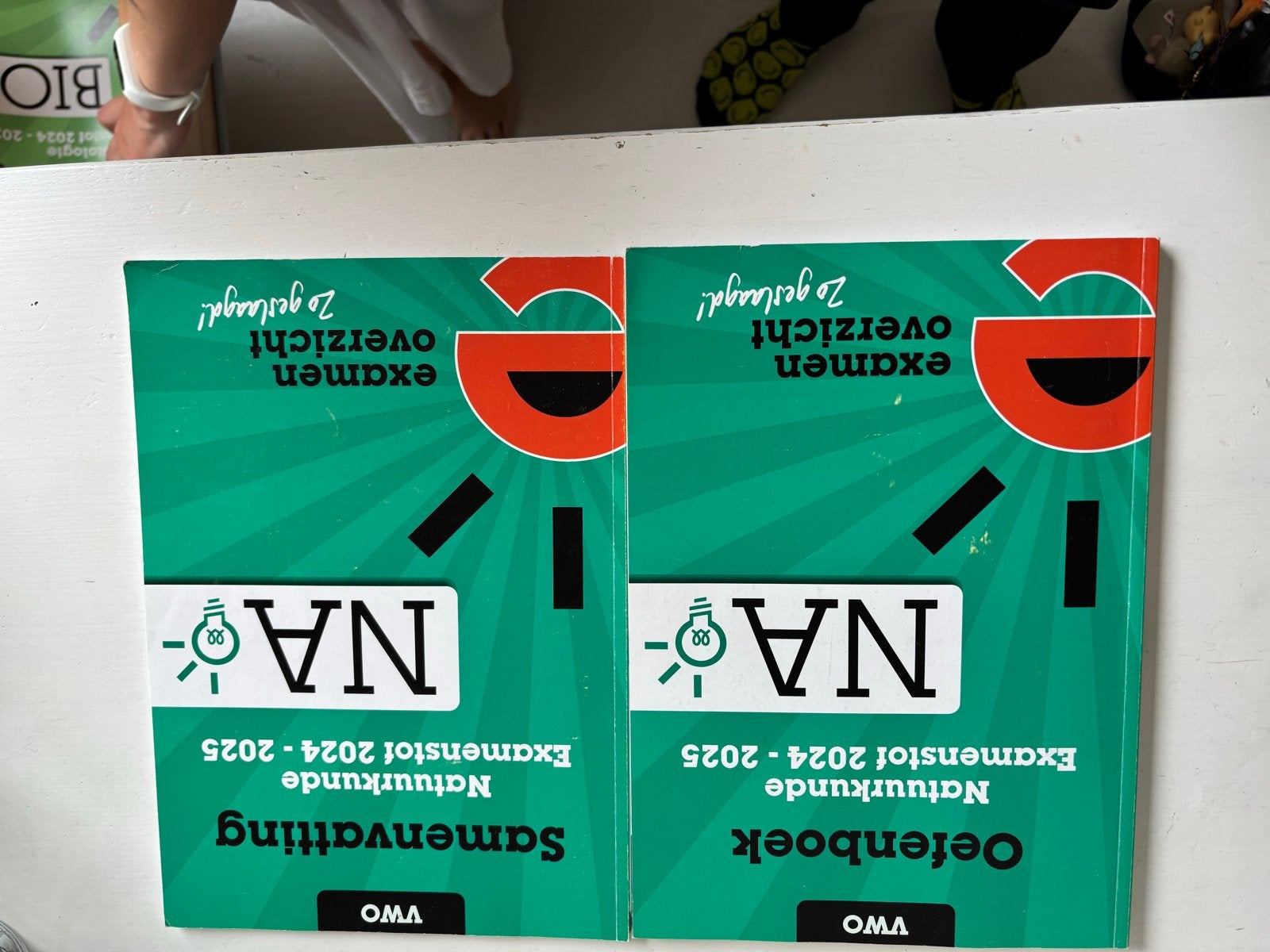 Examenbundel natuurkunde VWO 2024-2025 Samenvatting & Oefenb, Ophalen of Verzenden, Beta, Zo goed als nieuw
