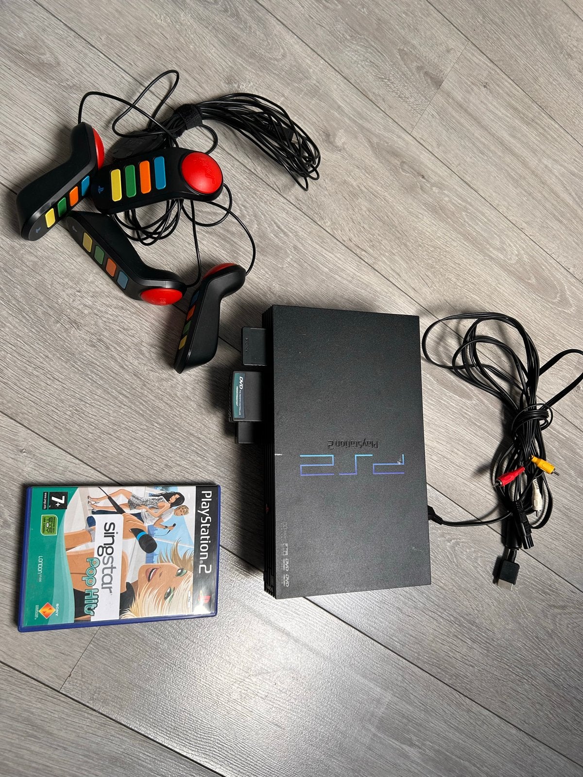 PlayStation 2 met singstar quiz game buzz met buzzers, Ophalen, Muziek, Gebruikt, 2 spelers