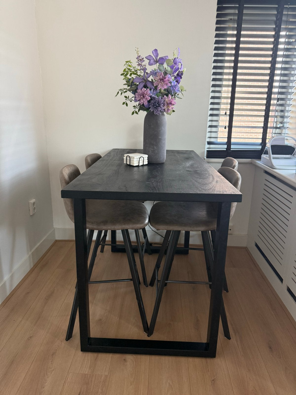 Hoge eettafel met 4 bar krukken, Huis en Inrichting, Ophalen, Gebruikt, 90 cm of meer, 4 krukken