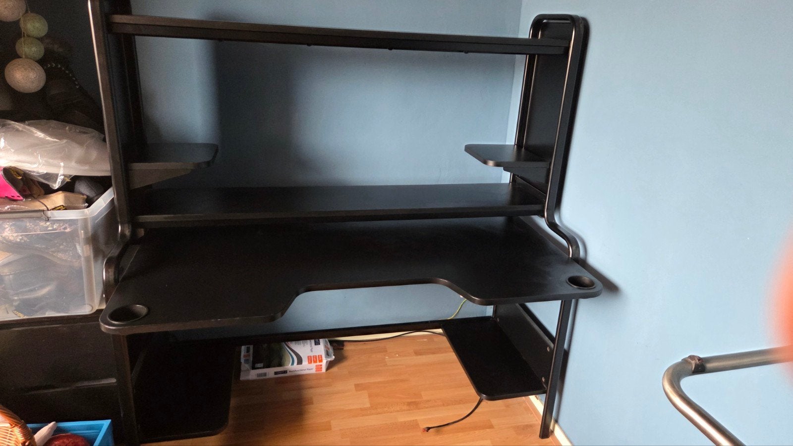 Ikea Fredde gamebureau, Ophalen, Zo goed als nieuw, Overige houtsoorten, Modern, Gaming