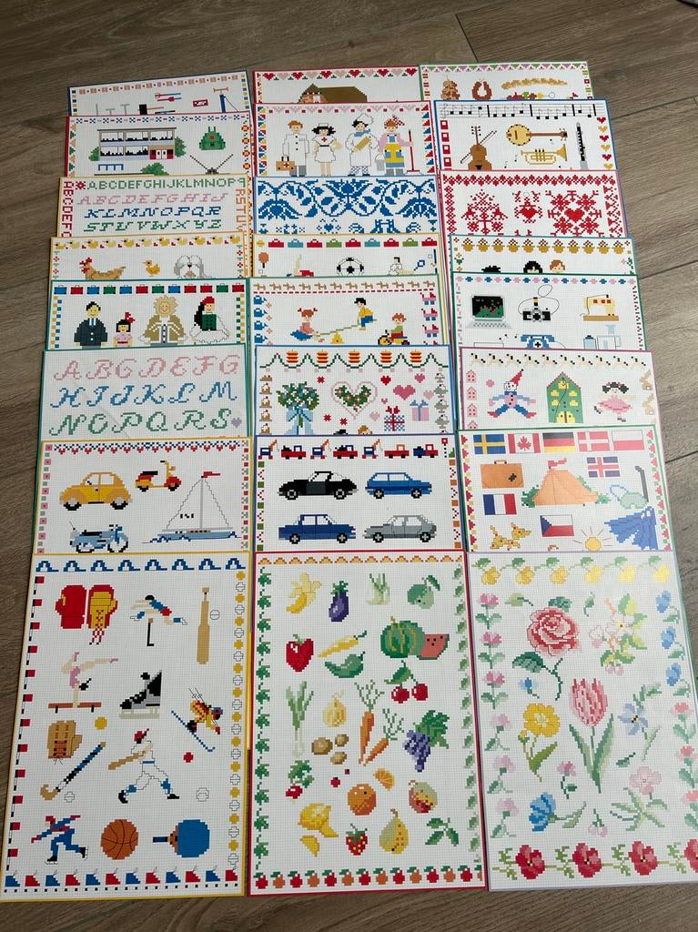 Pixel art vellen / borduurpatronen - 500 voorbeelden, Ophalen of Verzenden, Zo goed als nieuw