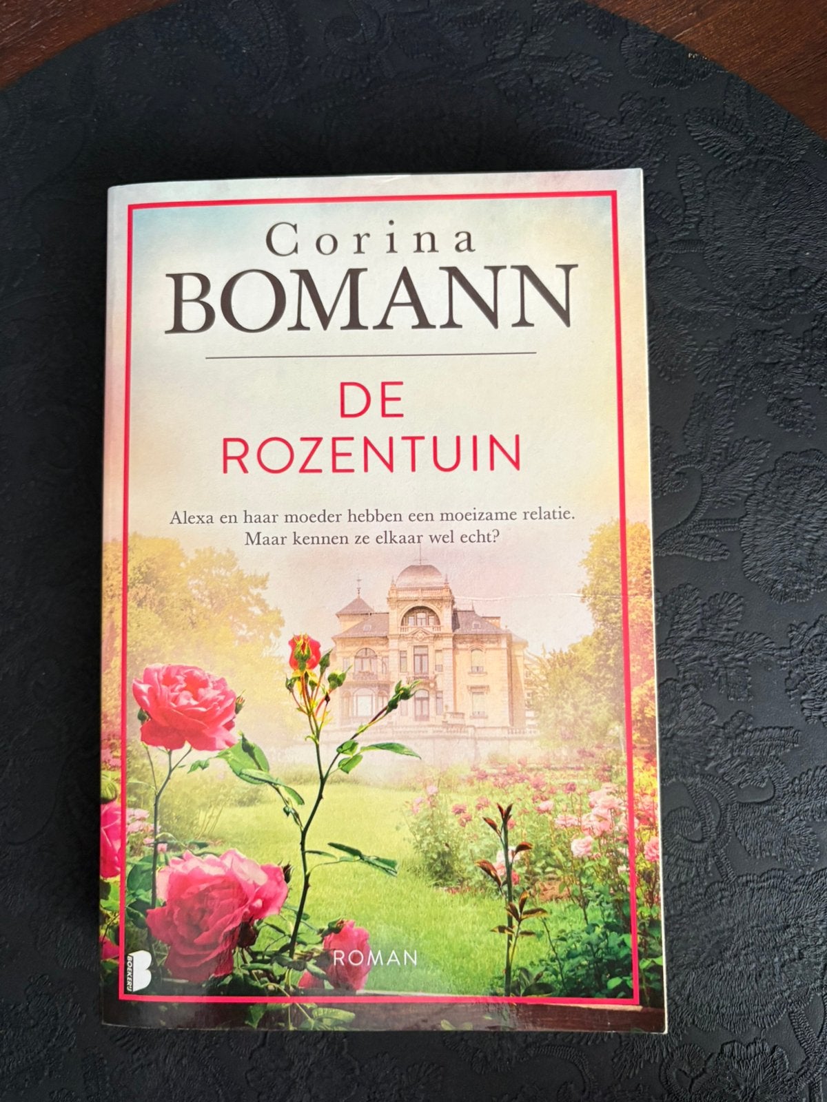 Corina Bomann - de rozentuin zgan, Ophalen of Verzenden, Zo goed als nieuw