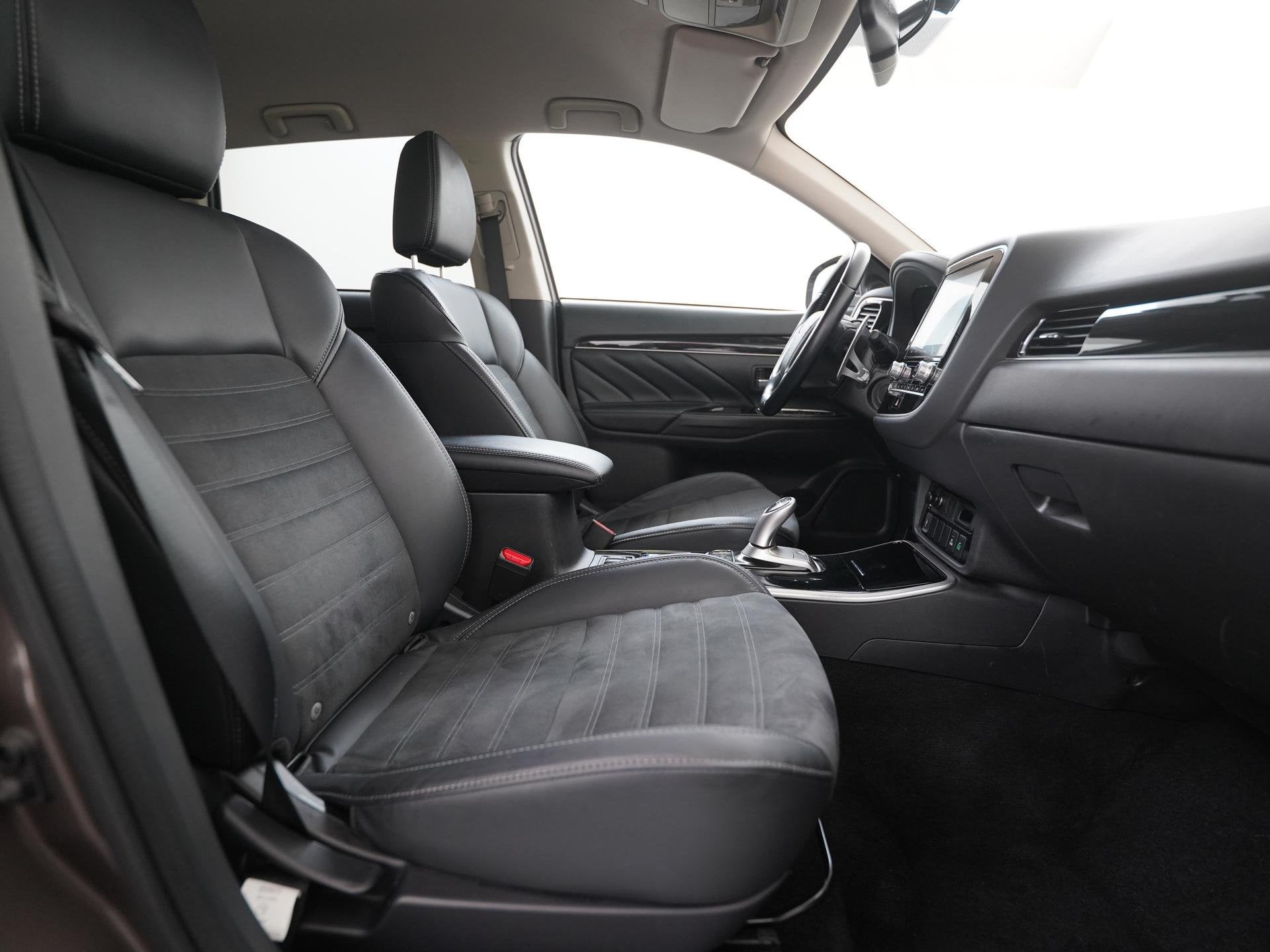 Mitsubishi Outlander 2.4 PHEV Intense S | Trekhaak | Leder/A, Auto's, Automaat, 14 kWh, Euro 6, 4 cilinders