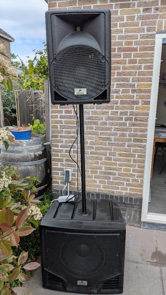 Devine Artis 12A Top & 115A sub complete set, Gebruikt, Subwoofer, 120 watt of meer, Ophalen