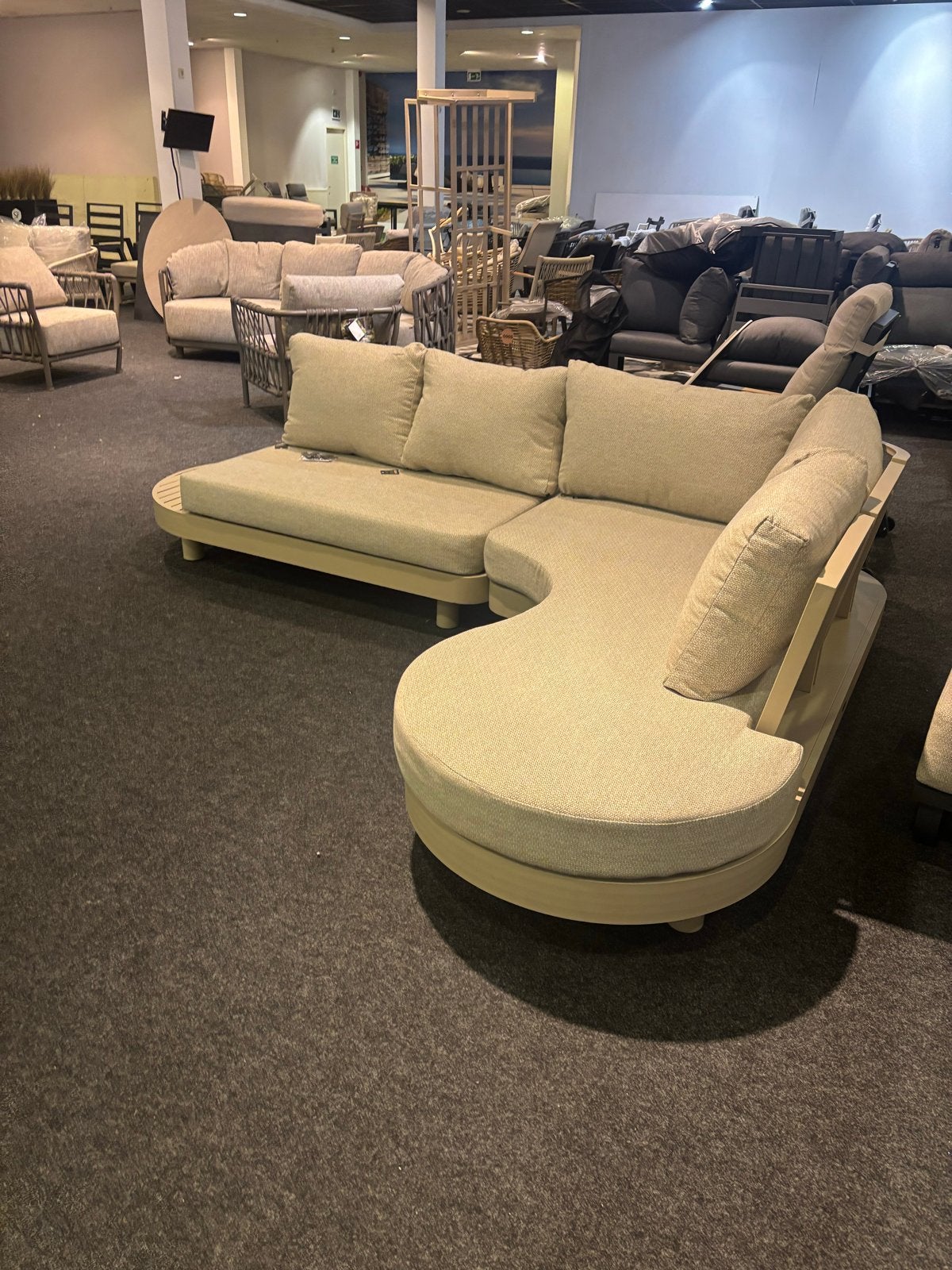 Moderne Hoekbank met Beige Stoffen Bekleding, Ophalen of Verzenden, Zo goed als nieuw