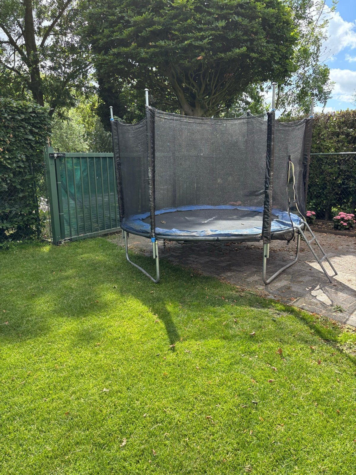 Trampoline met veiligheidsnet - perfect voor de tuin!, Ophalen, Gebruikt