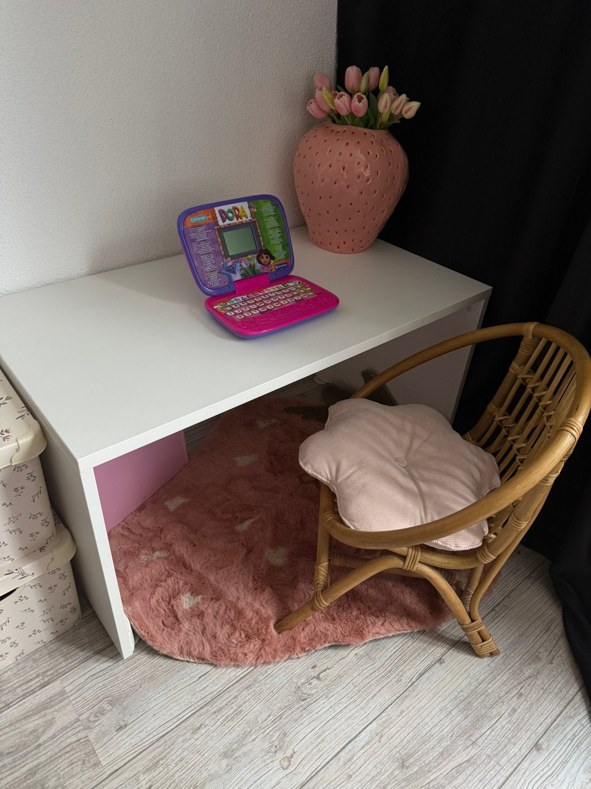 Ikea smastad bureau incl stoel, Ophalen, Zo goed als nieuw, Tafel(s) en Stoel(en)