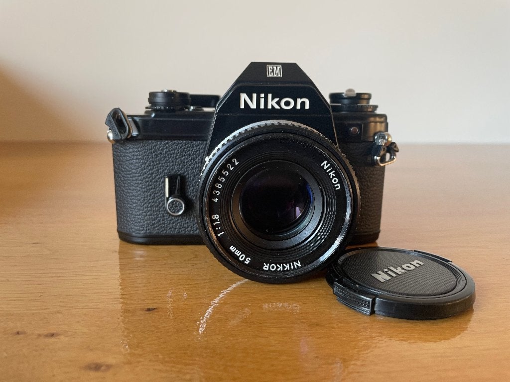 Nikon EM + Nikon 50mm pancake lensje, Ophalen of Verzenden, Gebruikt, Spiegelreflex, Nikon