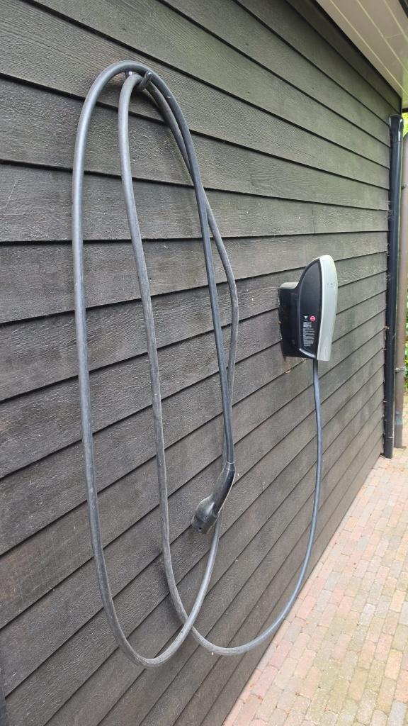 Defecte Tesla lader gen 2 voor reparatie of onderdelen, Ophalen, Gebruikt, Laadkabel