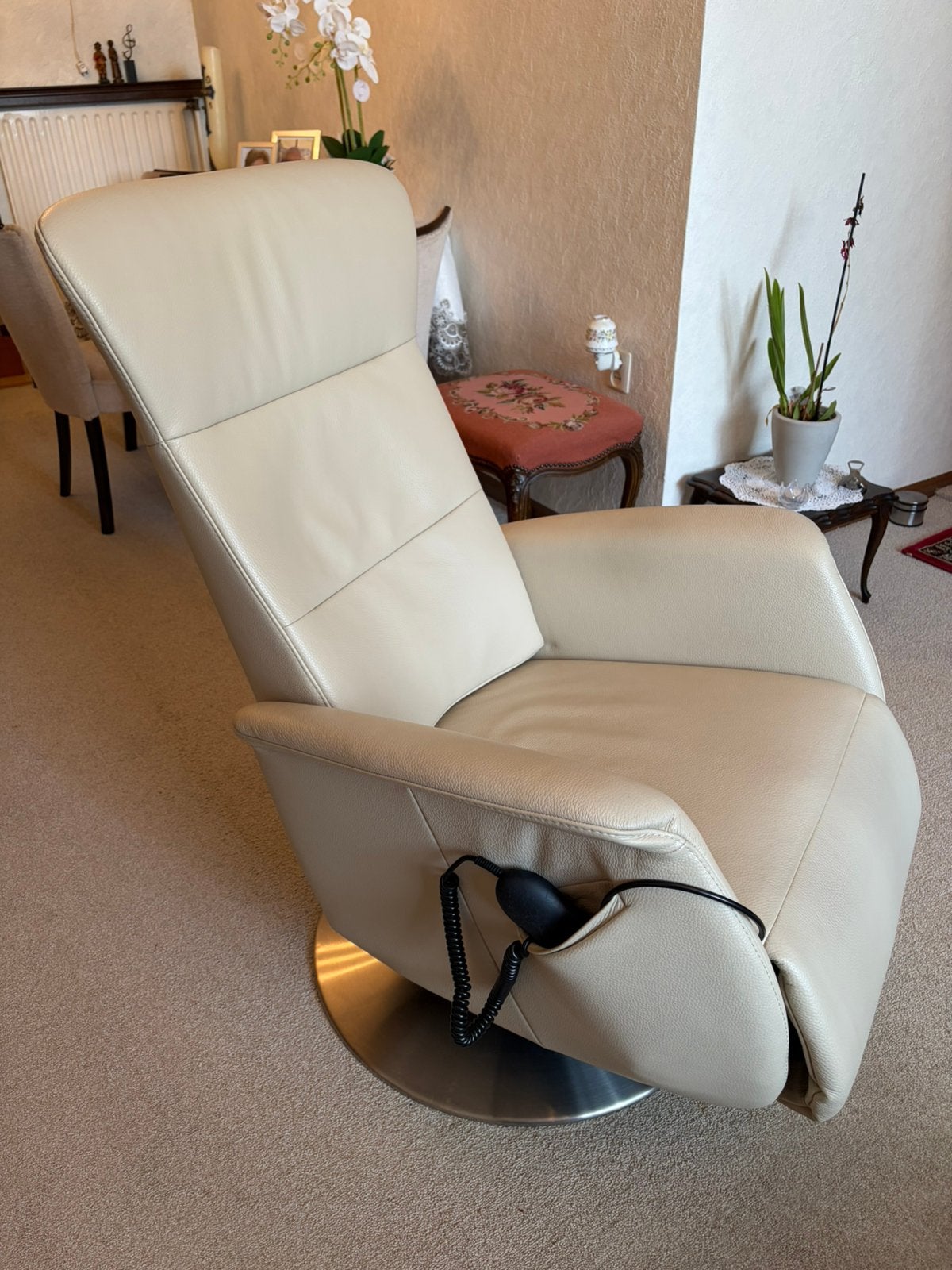 Elektrische Relaxfauteuil Leer - Verstelbaar, Ophalen, Minder dan 75 cm, Leer, Zo goed als nieuw