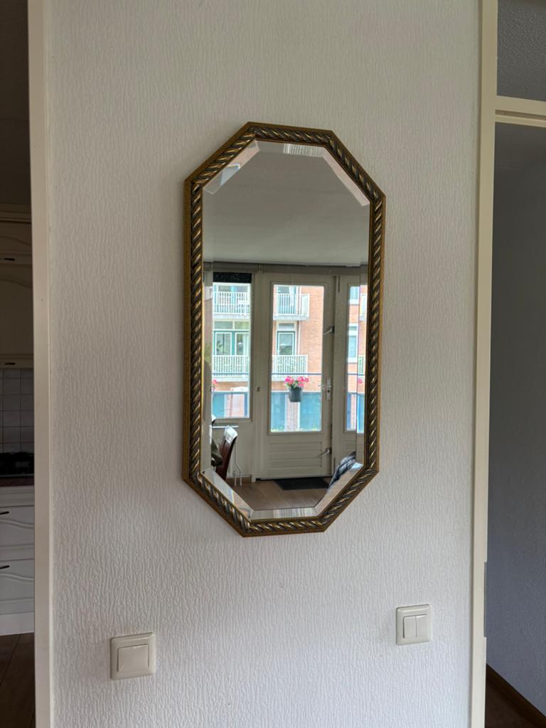Decoratieve spiegel met gouden rand, Antiek en Kunst, Antiek | Spiegels, Ophalen, Overige vormen, 50 tot 100 cm, 100 tot 150 cm