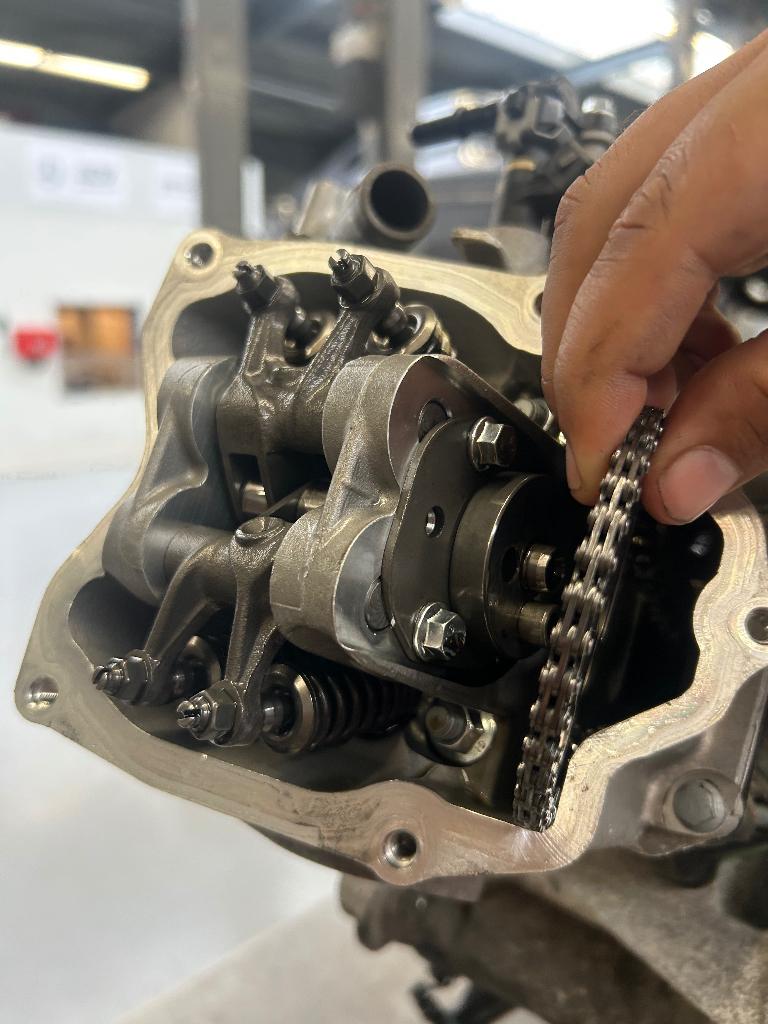 Leerling automonteur | onderhoud en diagnose Auto onderhoud, Ophalen