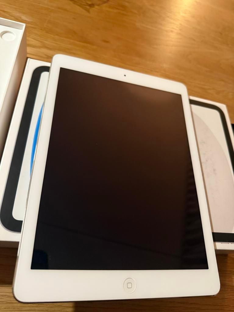 iPad 2022, Apple iPad, 11 inch, Ophalen of Verzenden, Zo goed als nieuw