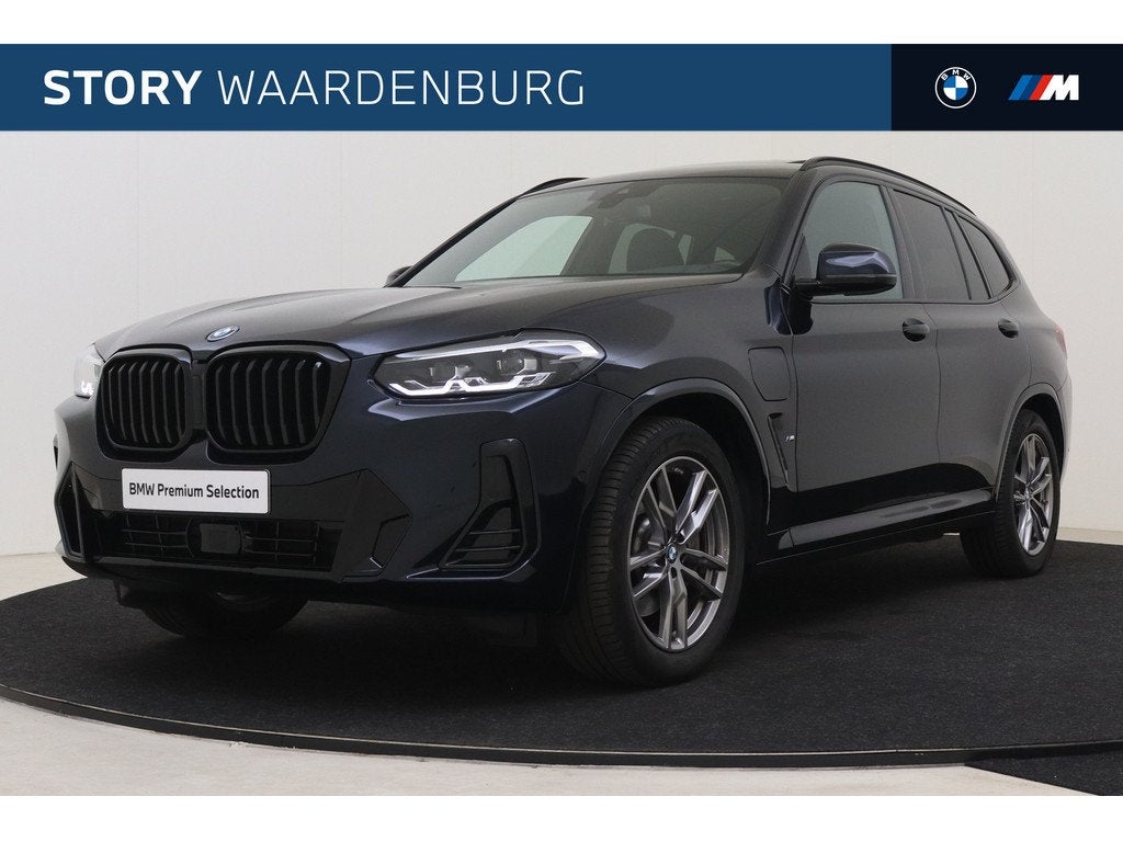 BMW X3 xDrive30e High Executive M Sport Automaat / Panoramad, Auto's, BMW, 1998 cc, Automatische klimaatregeling, Gebruikt, Leder en Stof
