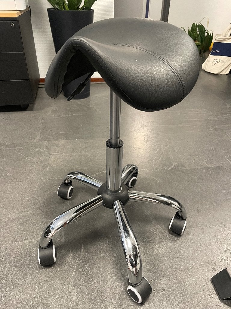 Ergonomische zadelkruk op wielen, Ophalen, Zwart, Zo goed als nieuw, Bureaukruk