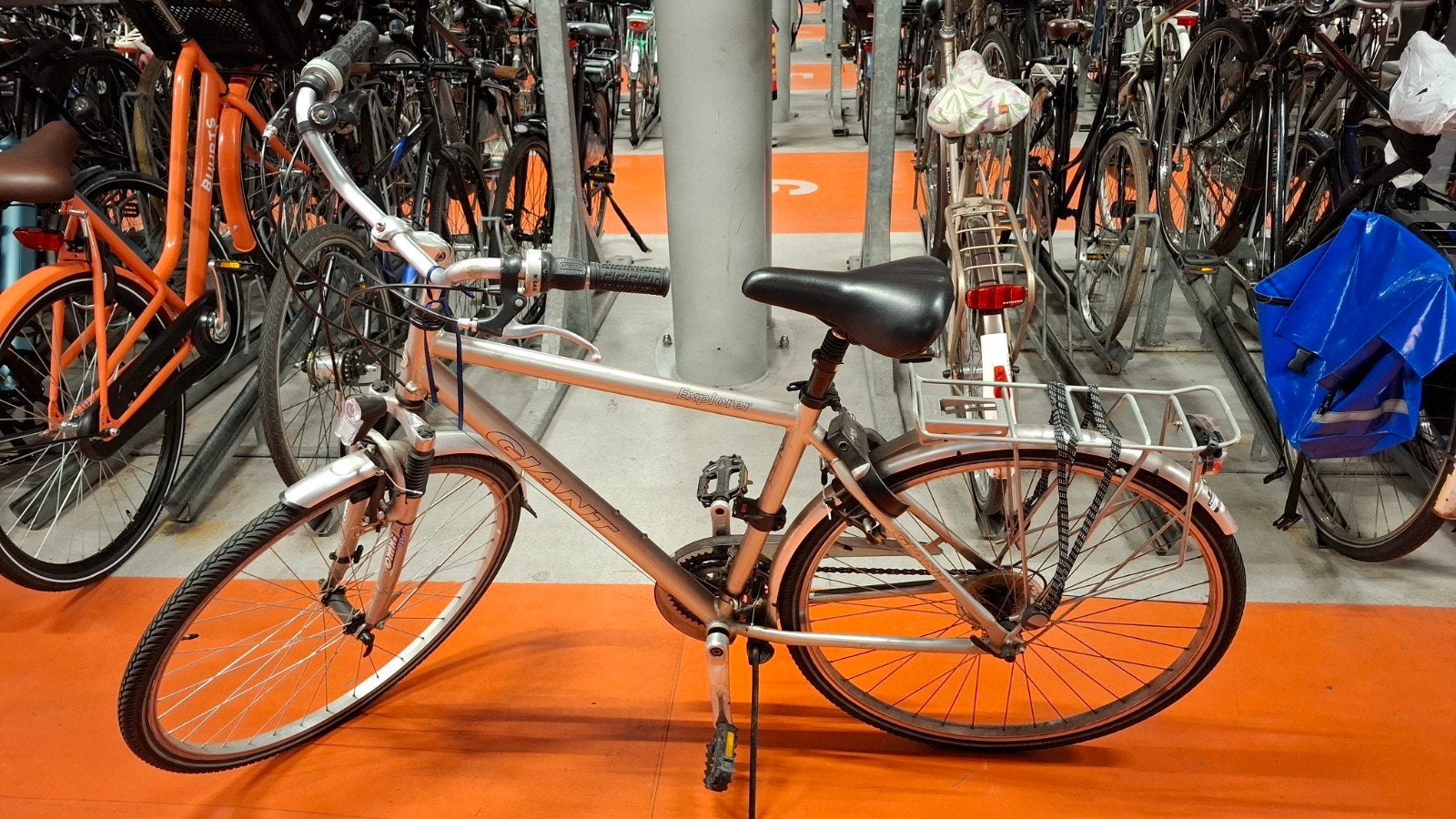 Giant Explorer fiets met aandachtspunten aan de wielen, Ophalen of Verzenden