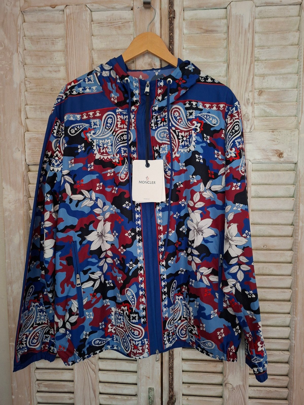 Moncler "Hotay" Printed Hooded Jacket – Bandana Camo Maat 4, Moncler, Meerkleurig, Overige maten, Ophalen of Verzenden