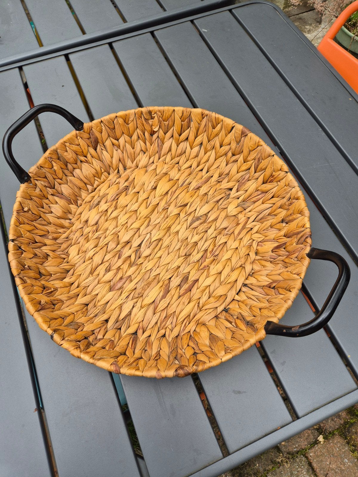 Gevlochten (fruit)mand met handgrepen, Huis en Inrichting, Woonaccessoires | Schalen en Manden, Ophalen, Rond, Overige materialen