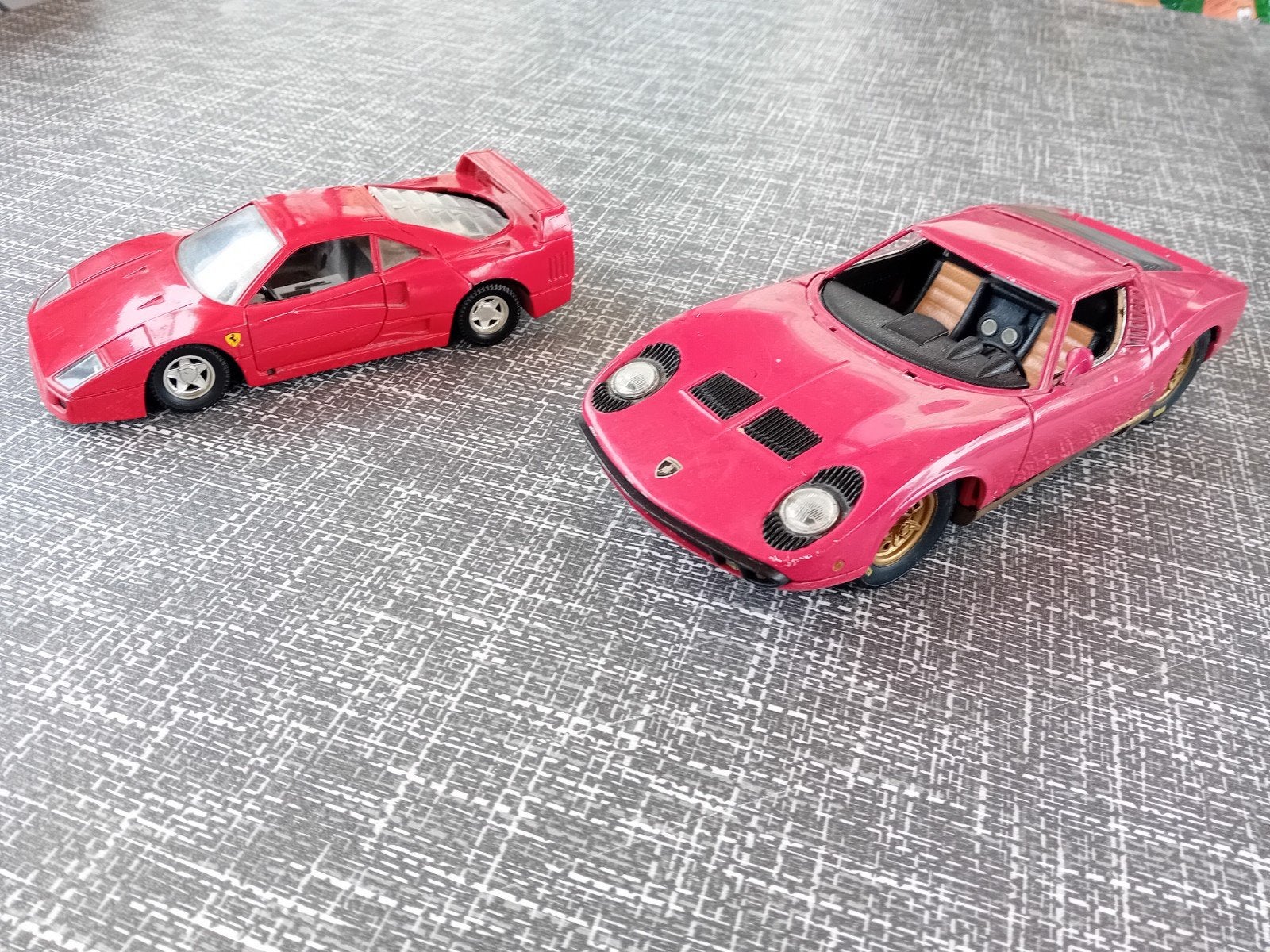 : Ferrari F40 en Lamborghini Miu, Ophalen of Verzenden