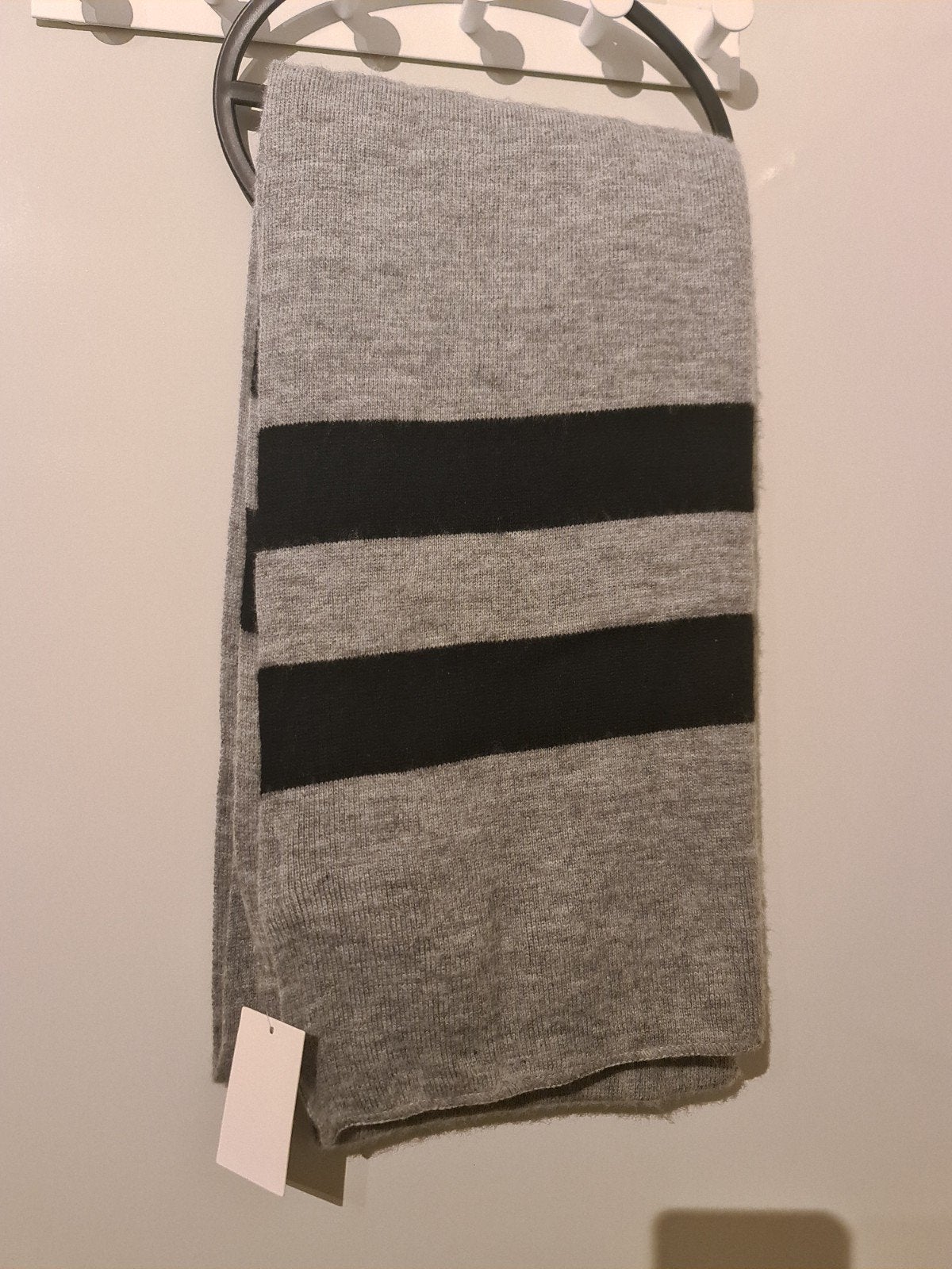 Forever 21 Warme Grijze Sjaal met Zwarte Strepen - Nieuw, Kleding | Dames, Maat 46/48 (XL) of groter, Nieuw, Ophalen of Verzenden