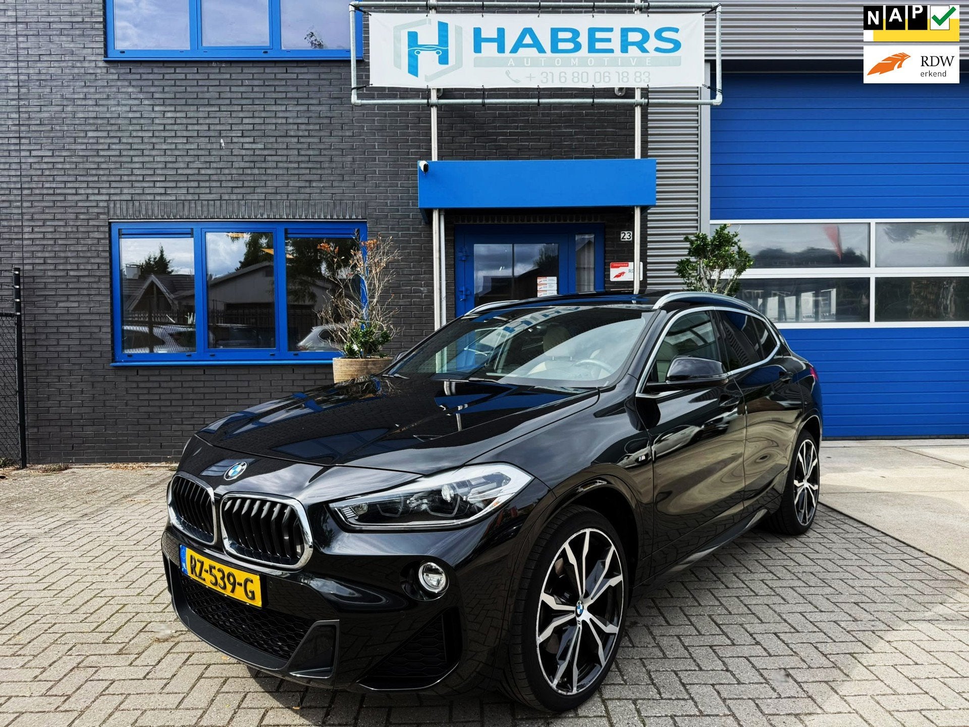BMW X2 SDrive20i High Executive 192PK|M-Pakket|Prof Navi|AUT, 1998 cc, X2, 1435 kg, Zwart