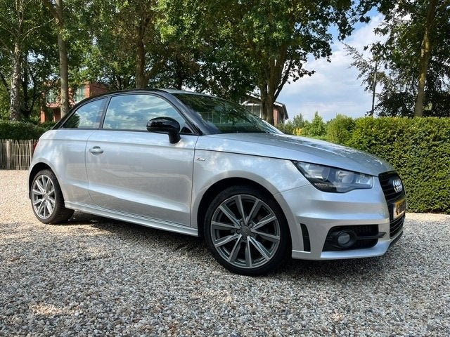 Audi A1 1.2 Tfsi 63KW 2014 S-Line, Voorwielaandrijving, Stof, 4 cilinders, 4 stoelen