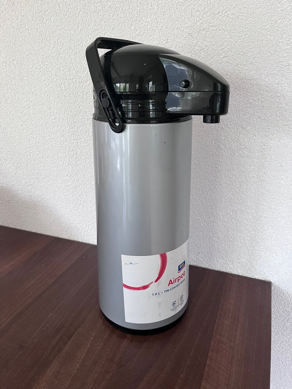 Airpot, thermoskan, 1,8 liter inhoud. Druksysteem, Ophalen, Zo goed als nieuw