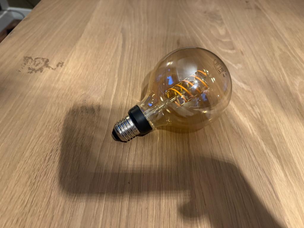 Philips Hue Filamentlamp White Globe G93 E27 - 2023, Led-lamp, Minder dan 30 watt, Zo goed als nieuw, E27 (groot)