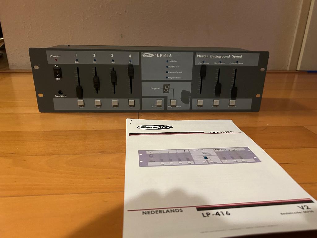 Dimmer-chaser Showtec LP-416, Muziek en Instrumenten, Ophalen of Verzenden, Zo goed als nieuw, Licht, Geluidgestuurd