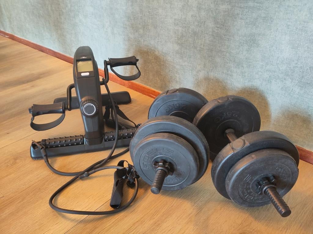Fitness set: hometrainer, dumbbells, matten, buikspierwiel, Sport en Fitness, Fitnessmaterialen, Ophalen of Verzenden, Gebruikt