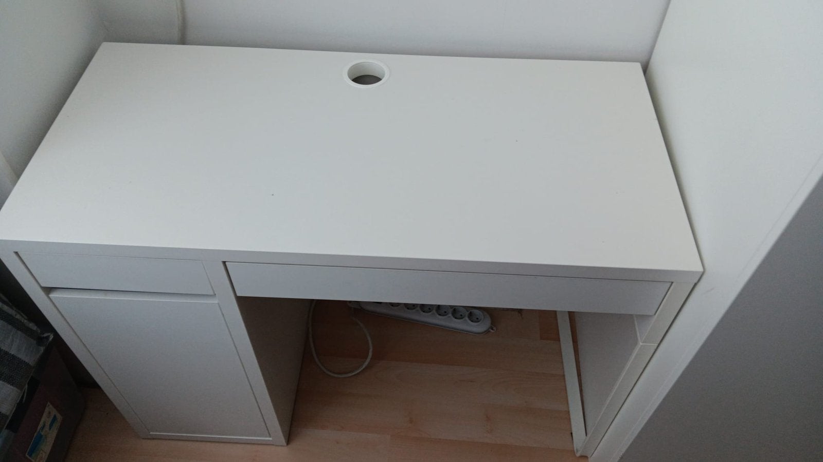 Bureau ikea inclusief bureaustoel, Huis en Inrichting, Ophalen, Kinderbureau, Zo goed als nieuw, IKEA