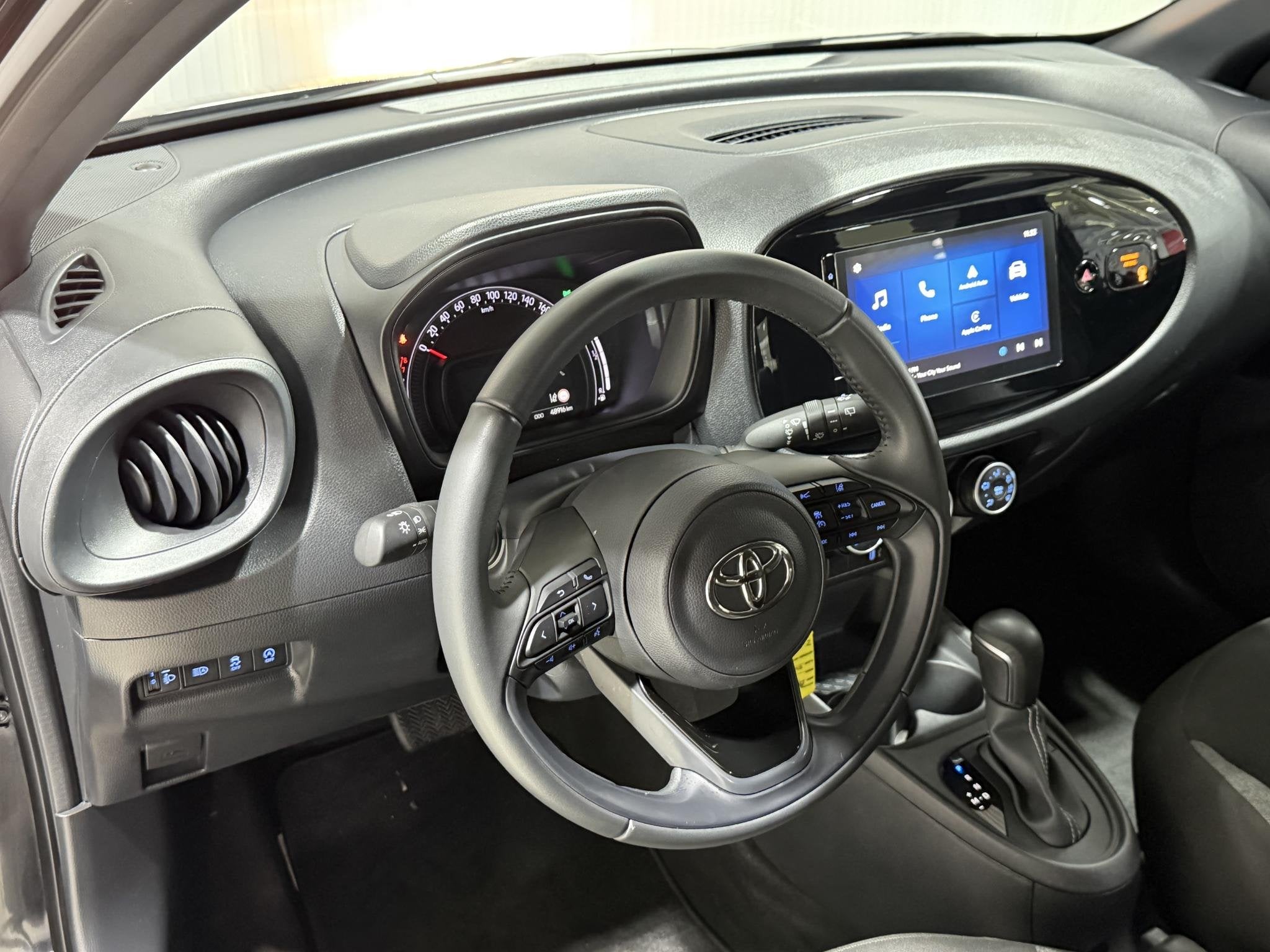 Toyota Aygo X 1.0 VVT-i S-CVT Play Apple CarPlay/Android Aut, Dealer onderhouden, Gebruikt, 4 stoelen, Zwart