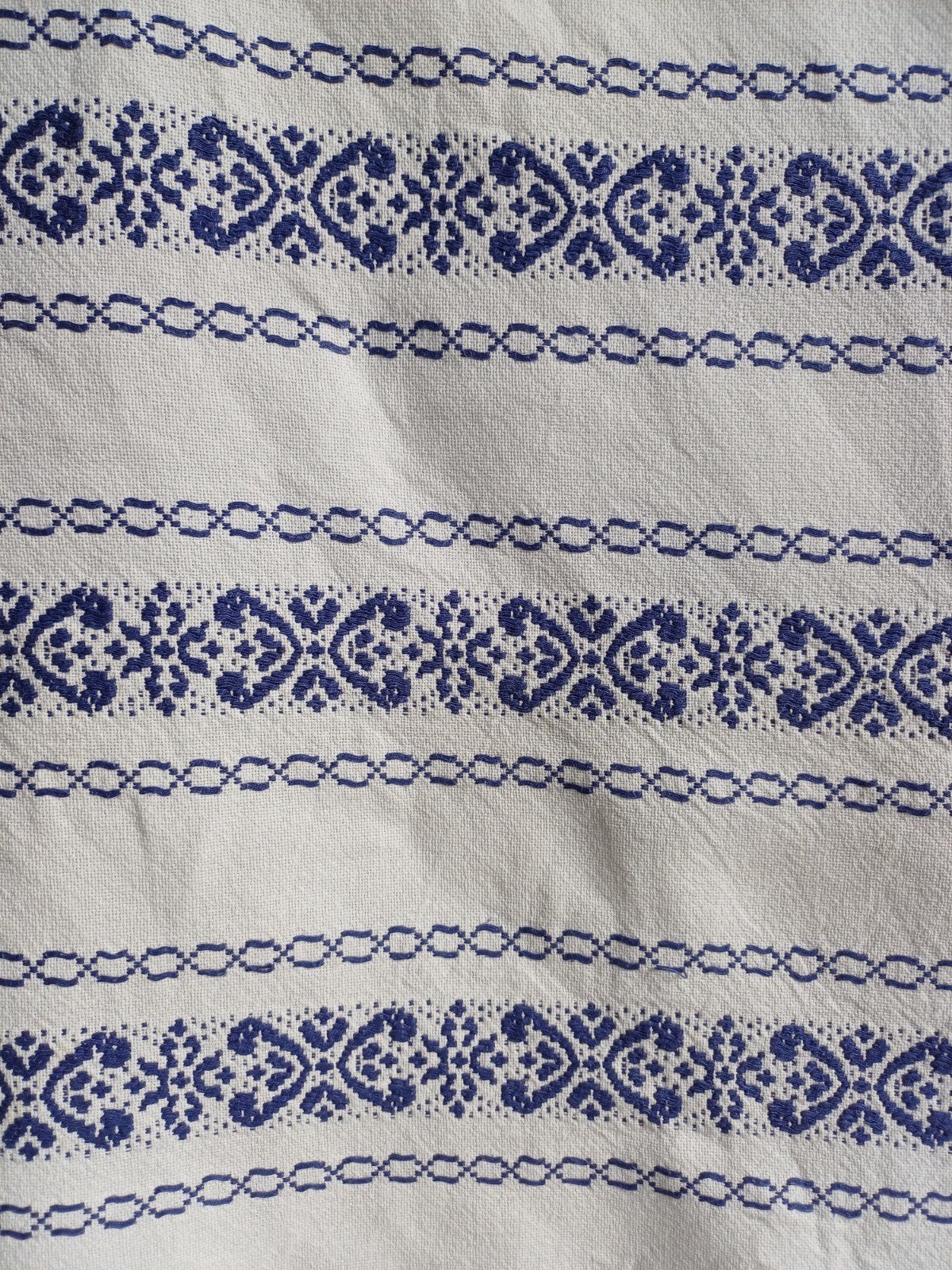 tafelkleed wit folklore blauw geborduurd, Gebruikt, Ophalen of Verzenden, Katoen, Wit